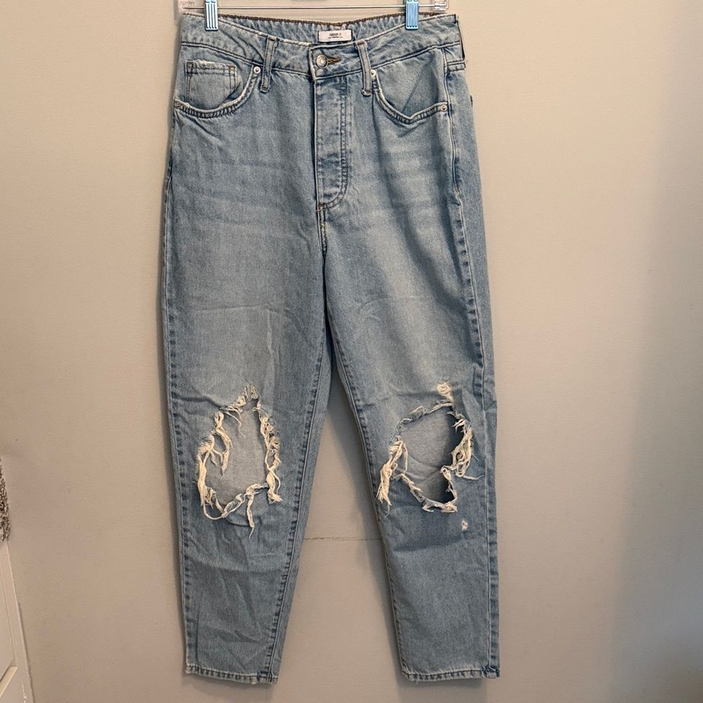 Forever 21 Light Blue Ripped Boyfriend Jeans. Size 27